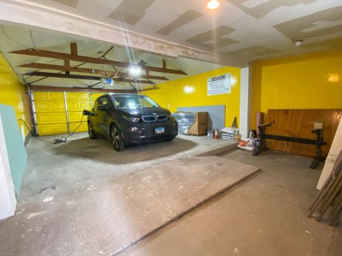 3505 Montrose Ave, Chicago IL 60618-1139 exterior