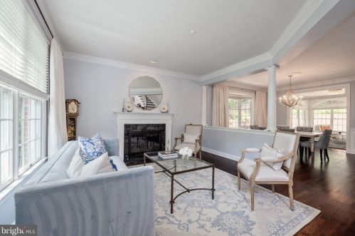 1941 Valleywood Rd, Mc Lean VA  22101-4931 exterior