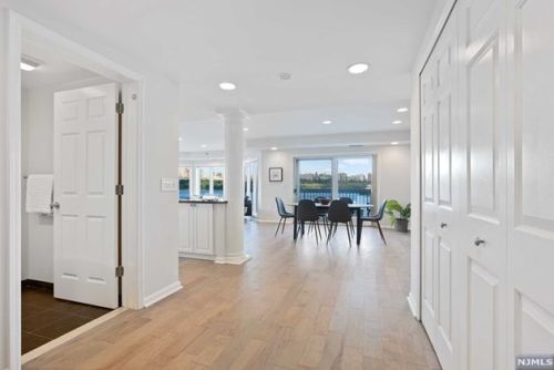 401 Jefferson Ct, Edgewater, NJ 07020-1650