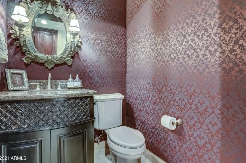 13841 Cyn Dr, Phoenix AZ 85016-2403 exterior