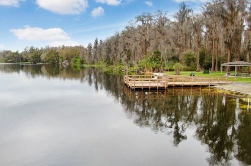 5105 Corvette Dr, Tampa FL 33624-1014 exterior