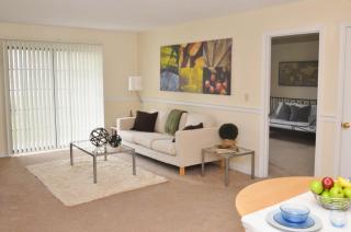 1 Maplewood Ln, Concord NH  03303-1800 exterior