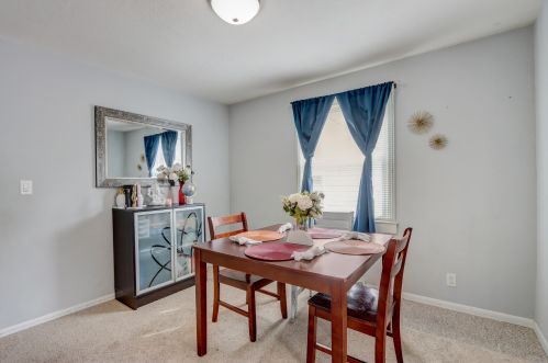 2015 94, Milwaukee WI 53227-1403 exterior