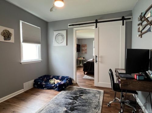 4 Crescent Rd, Edison NJ  08817-4125 exterior