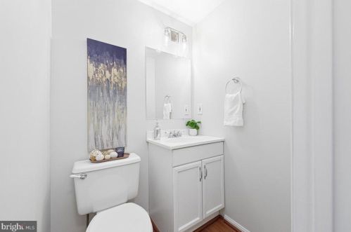 7451 Duddington Dr, Alexandria VA 22315-3849 exterior