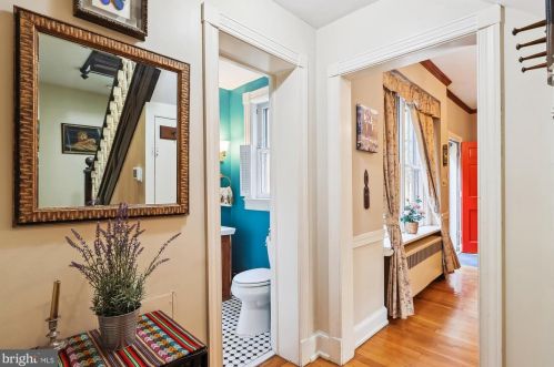 311 5 St, Washington DC 20003-1104 exterior