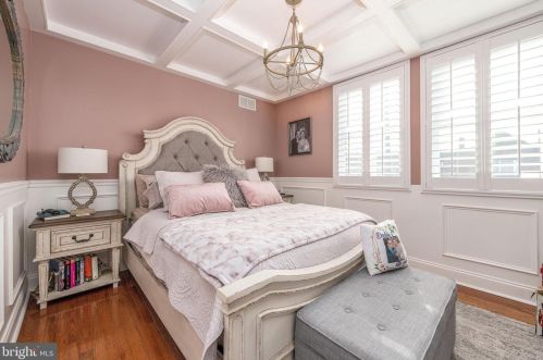 1011 Johnston St, Philadelphia PA 19145-4715 exterior