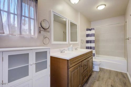 553 E St, Oxnard CA 93030-6983 exterior