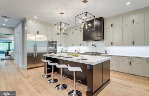 1520 Brookhaven Dr, Mc Lean VA  22101-4127 exterior