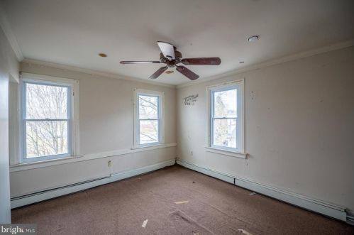 388 Hanover St, Pottstown PA 19464-5327 exterior