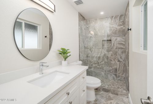 3824 Carol Ave, Phoenix AZ 85021-2091 exterior