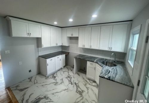 37 Brookside Ave, Babylon, NY 11703-4901