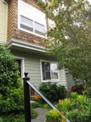 9216 Stone Ave, Seattle, WA 98103-3326