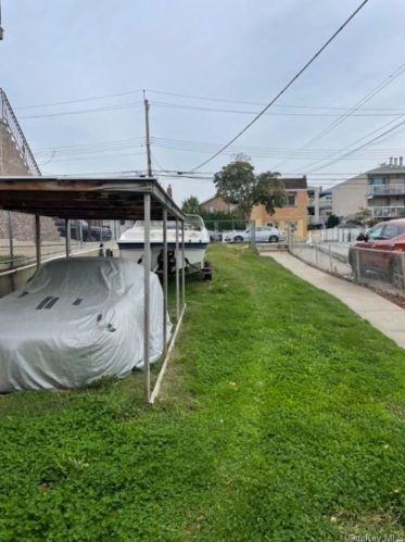 543 Ellsworth Ave, Bronx, NY 10465-1705