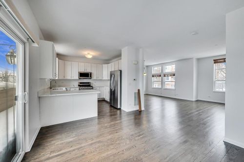 1924 Lotus Ave, Chicago IL 60639-1435 exterior