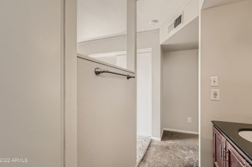 15028 40 Pl, Phoenix AZ 85050-8972 exterior