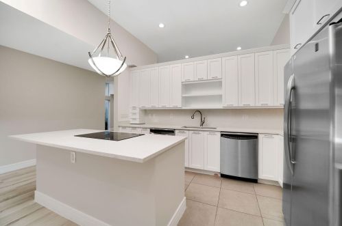 3997 5 Ave, Boca Raton FL 33432-6073 exterior