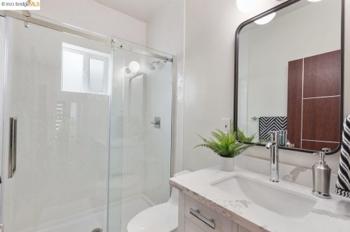 2325 8 St, Berkeley CA 94710-2311 exterior