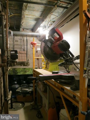 324 Camac St, Philadelphia PA 19140-4214 exterior