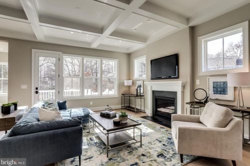 2733 1 St, Arlington VA 22203-2639 exterior