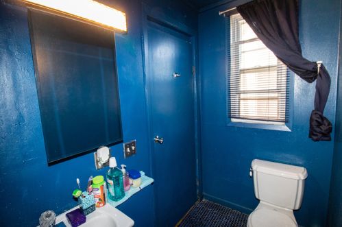 1261 36, Milwaukee WI 53215-1437 exterior