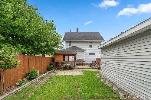 629 Leonard St, Grand Rapids MI 49503-1135 exterior