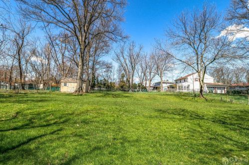 5 Pendleton Pl, Edison NJ 08820-2737 exterior