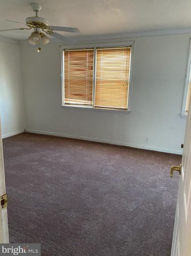 7135 Erdrick St, Philadelphia PA 19135-1012 exterior