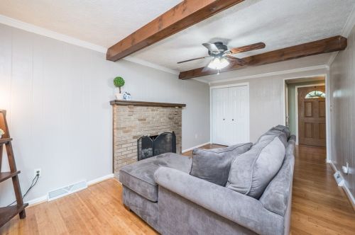 564 Sunset Dr, Pittsburgh PA  15228-2550 exterior