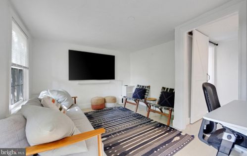 320 Iseminger St, Philadelphia PA  19107-5904 exterior