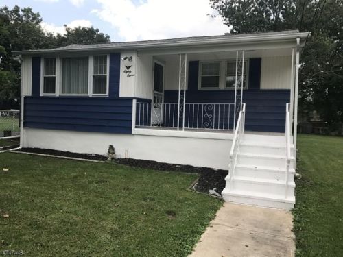 87 Poplar St, Bridgewater, NJ 08807-2720