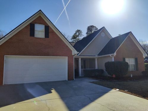 2970 Lenora Springs Dr, Lithonia GA  30039-5211 exterior