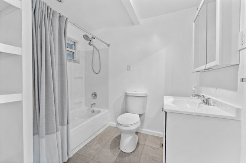 2107 Plainview Ave, Pittsburgh PA 15226-1545 exterior