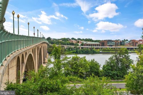 3225 Grace St, Washington DC  20007-3641 exterior