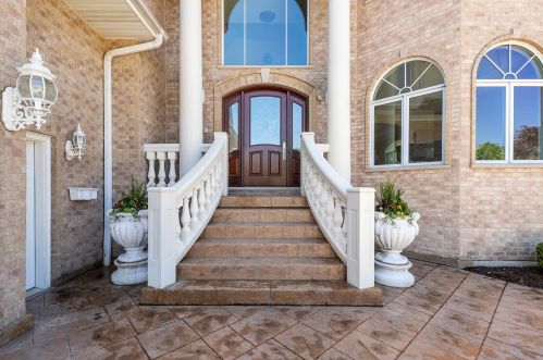 184 South St, Elmhurst IL  60126-4000 exterior