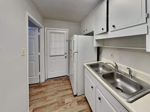 3274 Sarah Lou Dr, Lithonia GA  30078-3180 exterior