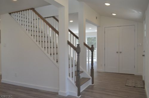 10 Fairfield Ave, Warren NJ  07059-5706 exterior