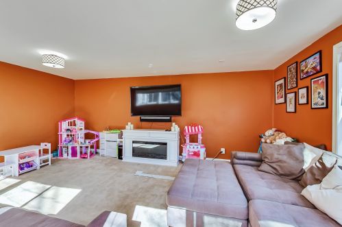 3823 Ravenswood Ave, Chicago IL 60660-2320 exterior