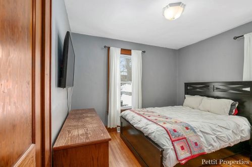 120 Grant St, Portland MI 48875-1532 exterior