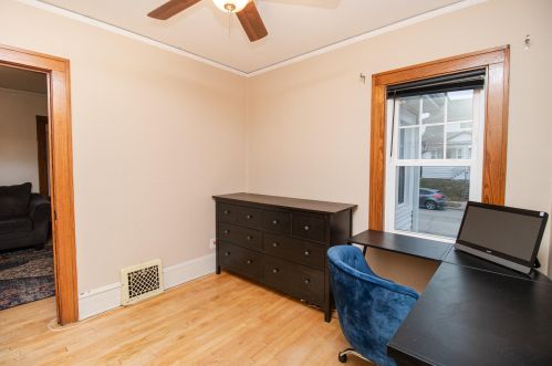 2040 70, Milwaukee WI 53223-2151 exterior