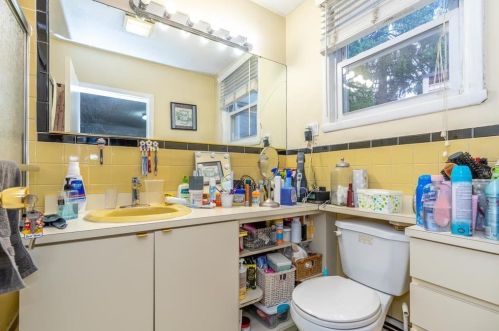 528 St, Union City NJ 07087-3856 exterior