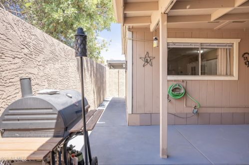 8216 32nd Ave, Phoenix AZ  85051-6022 exterior