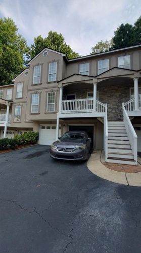 1603 Masons Creek Cir, Atlanta, GA 30350-2566