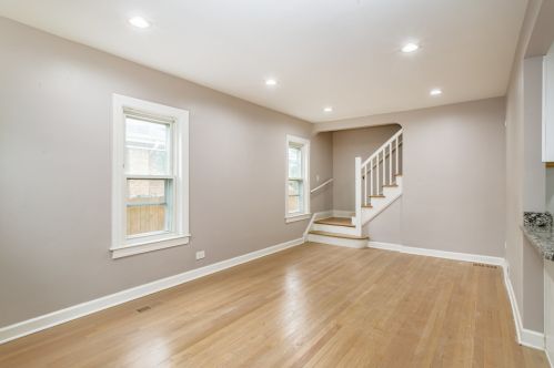 5317 Massasoit Ave, Chicago IL 60638-2854 exterior