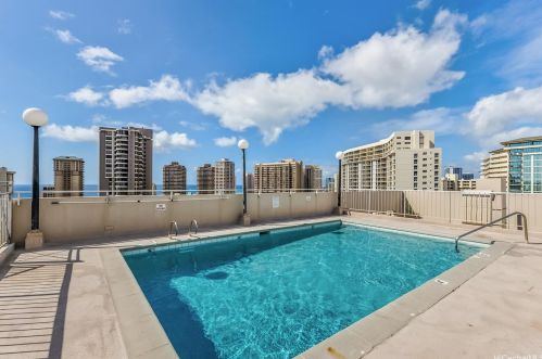 1925 Kalakaua Ave, Honolulu HI 96815-1827 exterior