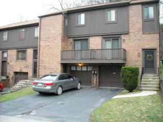 326 Benson Circle Dr, Pittsburgh PA  15227-1500 exterior