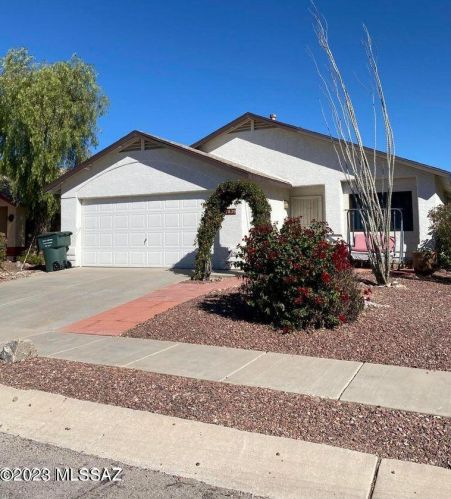 7839 Kilbrennan Way, Tucson AZ  85747-5417 exterior