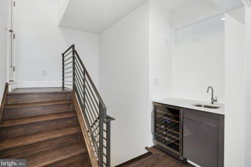 1352 19 St, Philadelphia PA 19146-4665 exterior