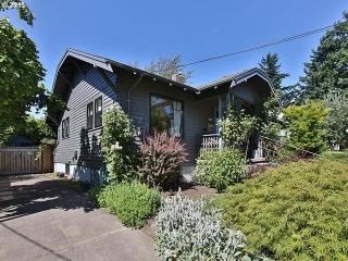 3303 Harrison St, Portland OR  97214-5739 exterior
