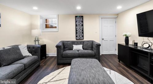 8135 Ardleigh St, Philadelphia PA  19118-3411 exterior